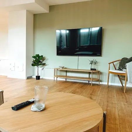 Modernes 5 Min Zur Messe Parkplatz *